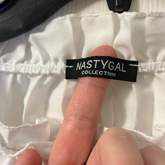 Nasty Gal white pleated long sleeve blouse size 8 - Picture 4 of 5